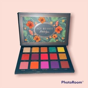 🔅Ace Beaute Nostalgia Eyeshadow Palette ➿